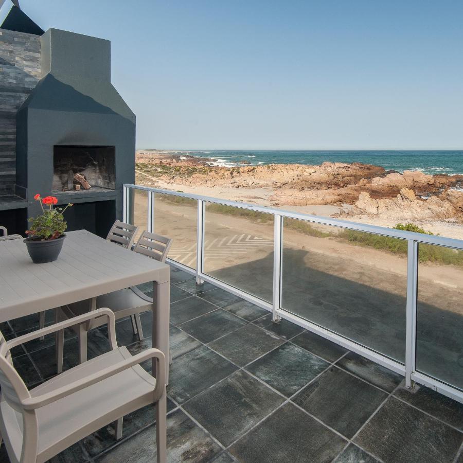 Albatross Accommodation แลมเบิร์ตส์เบย์ ภายนอก รูปภาพ