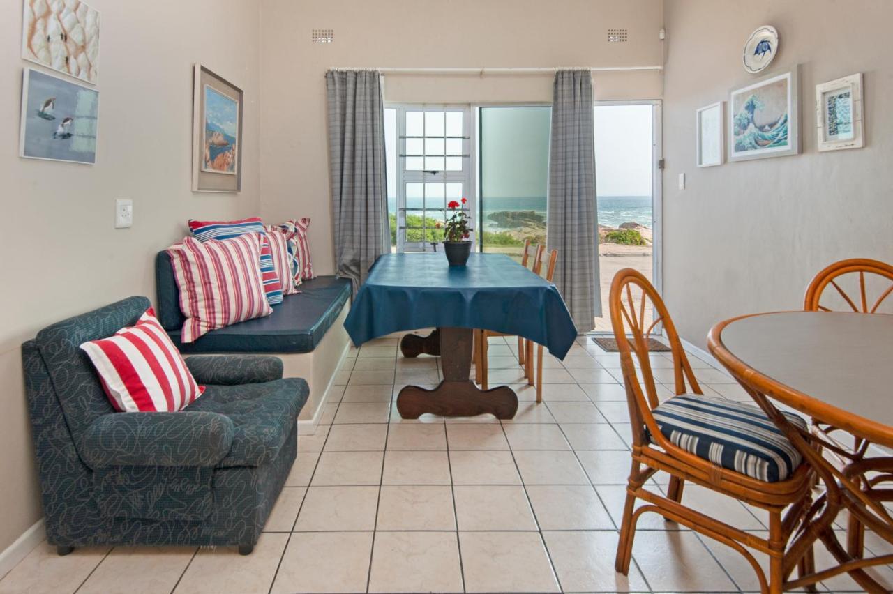 Albatross Accommodation แลมเบิร์ตส์เบย์ ภายนอก รูปภาพ