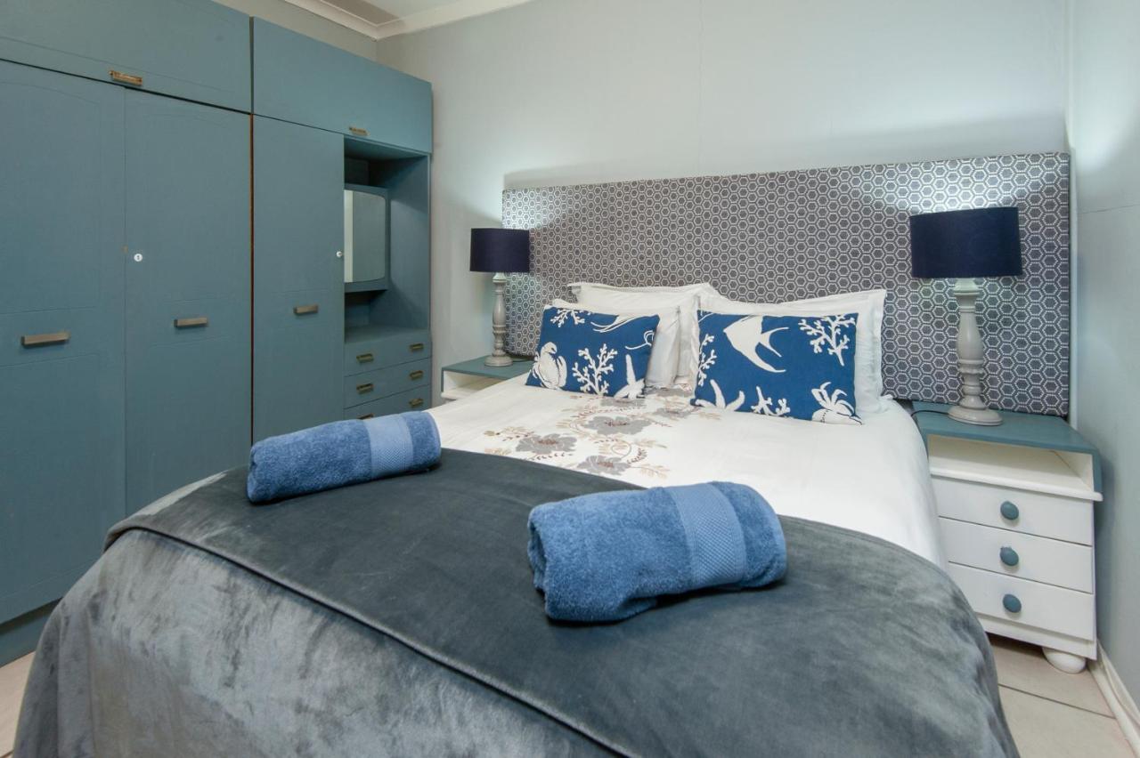 Albatross Accommodation แลมเบิร์ตส์เบย์ ภายนอก รูปภาพ