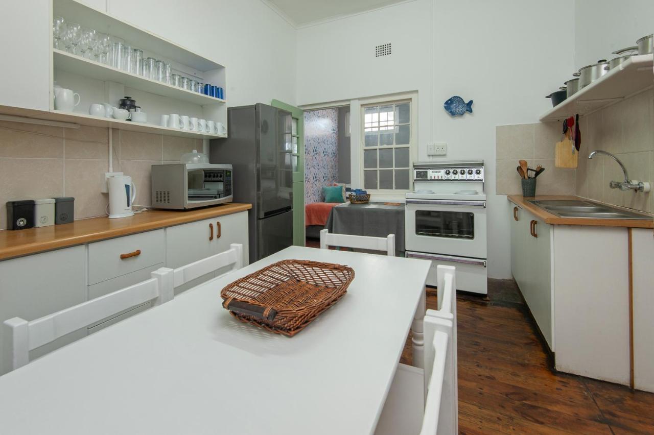 Albatross Accommodation แลมเบิร์ตส์เบย์ ภายนอก รูปภาพ