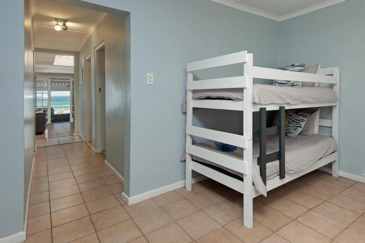 Albatross Accommodation แลมเบิร์ตส์เบย์ ภายนอก รูปภาพ