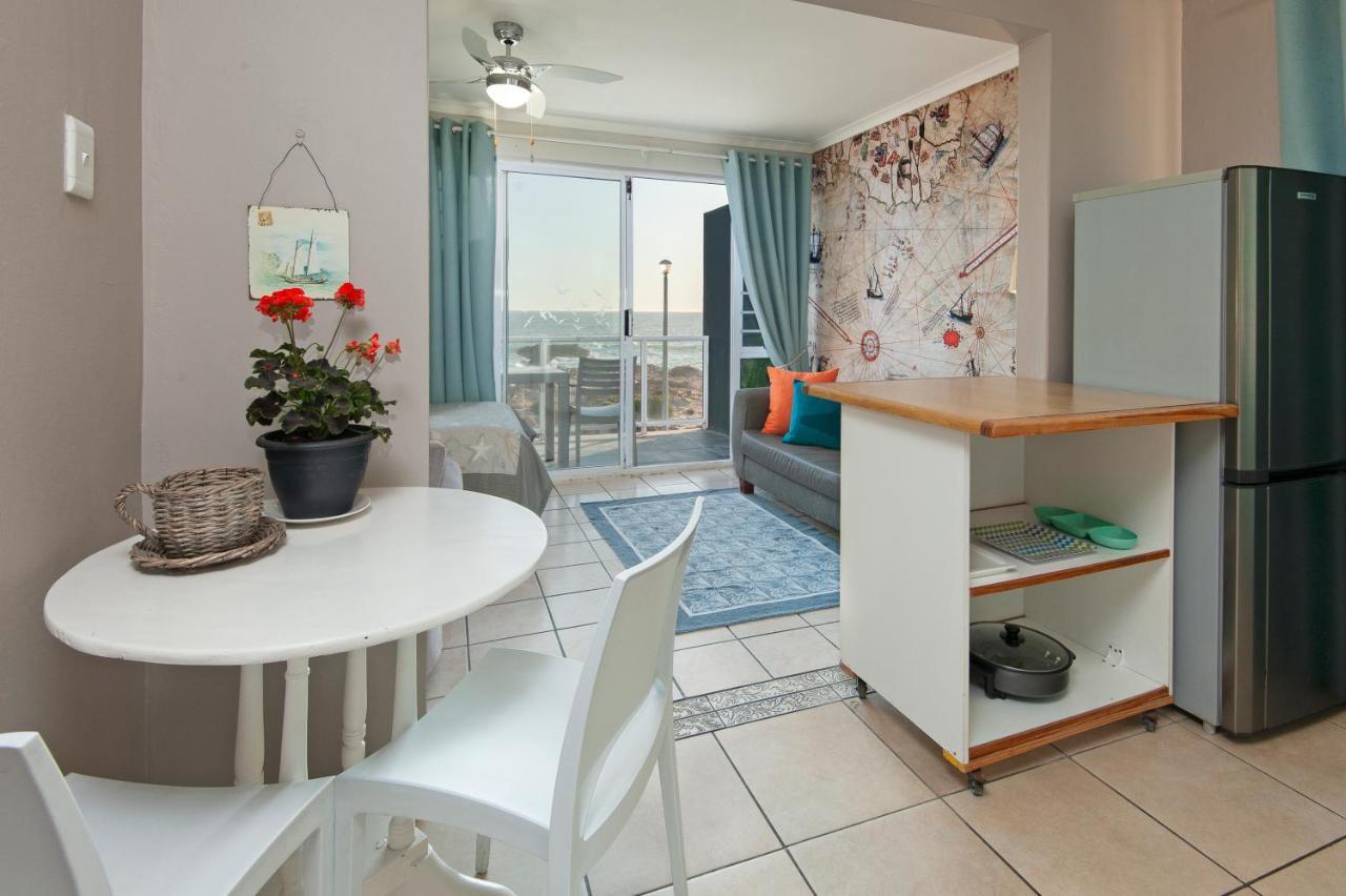 Albatross Accommodation แลมเบิร์ตส์เบย์ ภายนอก รูปภาพ