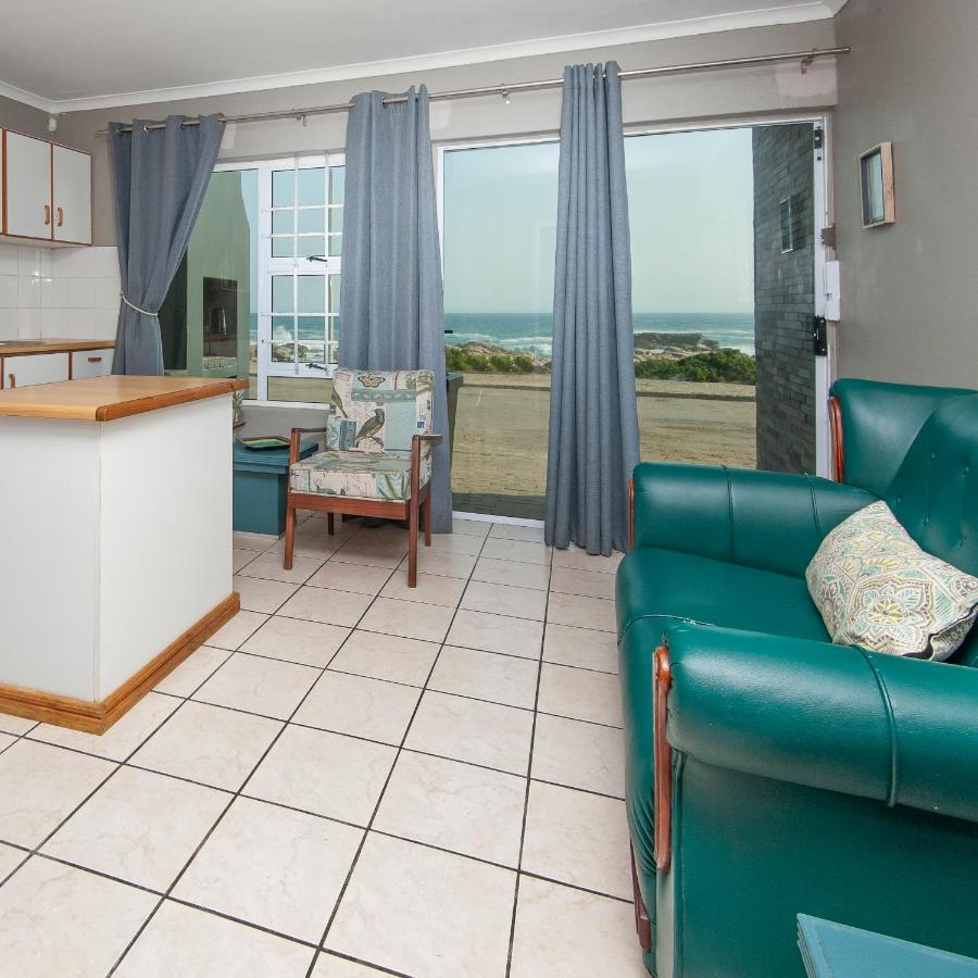 Albatross Accommodation แลมเบิร์ตส์เบย์ ภายนอก รูปภาพ